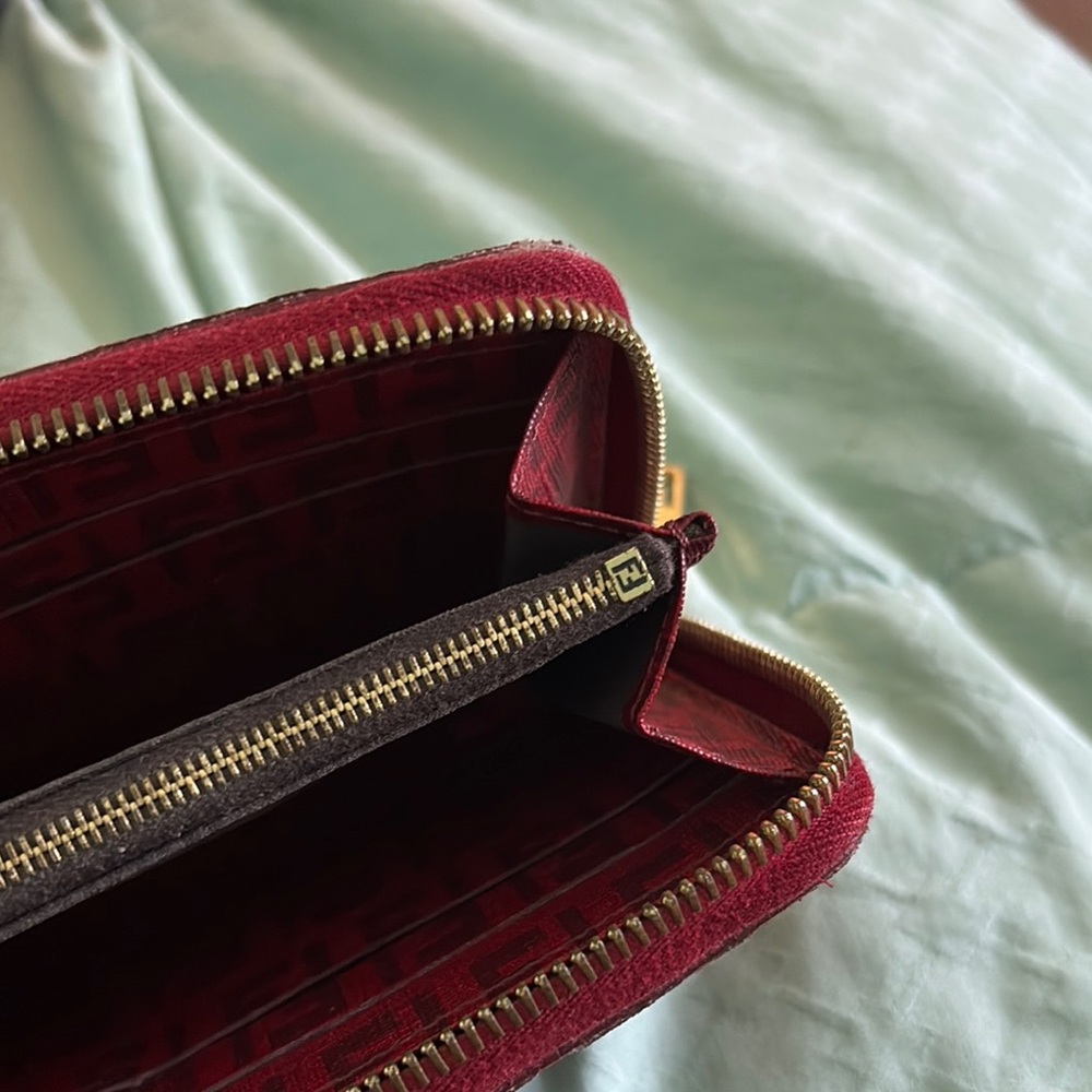 Fendi Red Logo Wallet - Picture 7 of 14